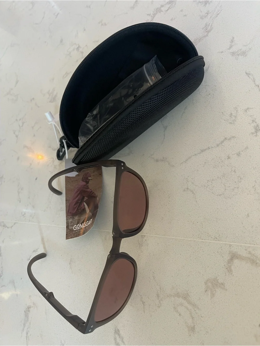 Gonggar stylish compact